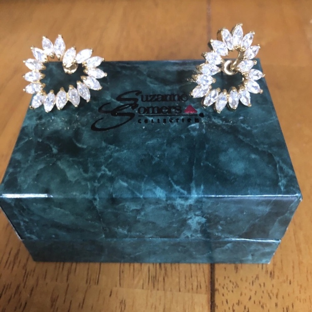 Suzanne Somers Gold and White heart Earrings